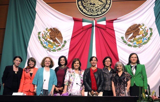 Inesperado, legisladoras pro mujer