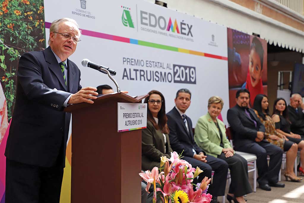 Entregan Premio Estatal del Altruismo 2019