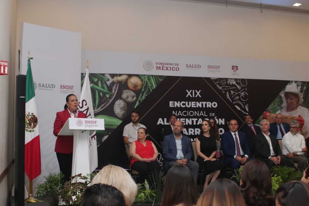 DIF y RENAPO firman convenio para reforzar la transparencia en los padrones de beneficiarios de los programas alimentarios