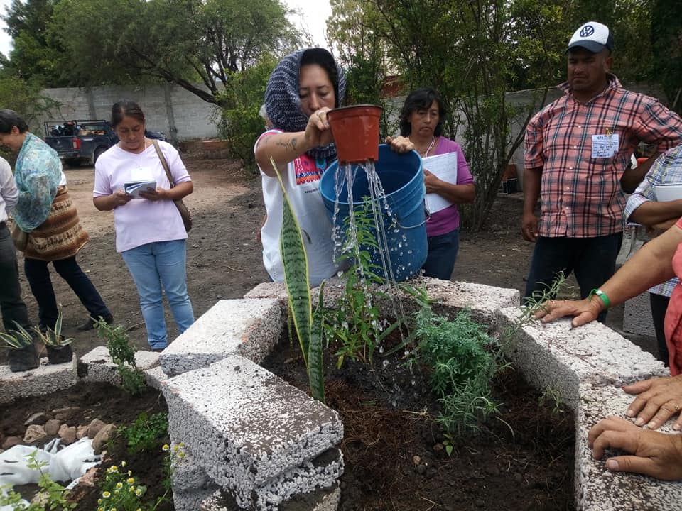 Buena Tierra IAP comparte ecotecnologías con comunidades campesinas originarias sin ánimo de lucro