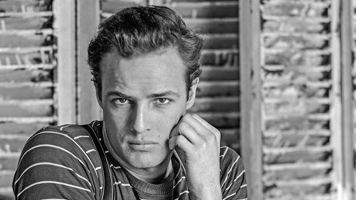 MARLON BRANDO: UN ÍCONO DEL CINE CLÁSICO