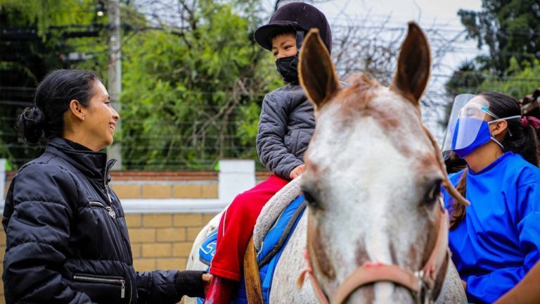 Lanzan campaña para beneficiar a menores con discapacidad para evitar el abandono de tratamientos