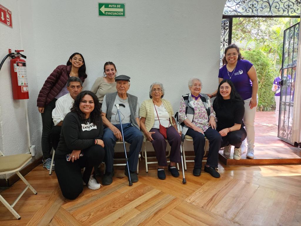 Forman redes a favor del Alzheimer